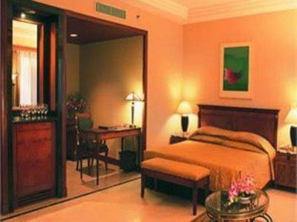 Hotel Hans International Нью-Дели Номер фото