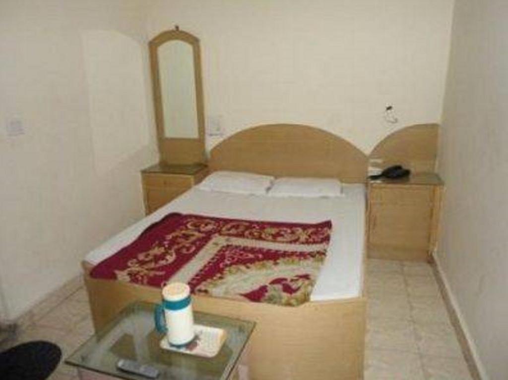 Hotel Hans International Нью-Дели Номер фото